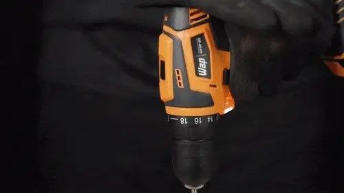 Parafusadeira e Furadeira Elétrica Bivolt com Maleta