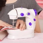Mini Máquina Costura Elétrica Portátil com Mesa