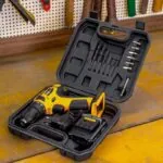 Parafusadeira e Furadeira Elétrica Bivolt com Maleta