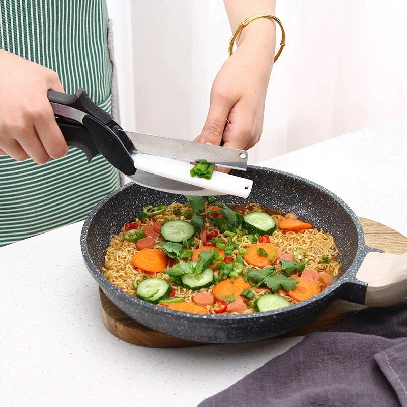 Tesoura de Cozinha 2 em 1 com Tábua de Corte