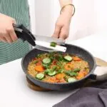 Tesoura de Cozinha 2 em 1 com Tábua de Corte