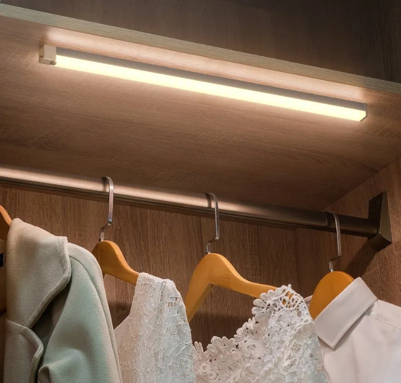 Luminária LED com Sensor de Movimento Recarregável