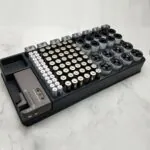 Organizador de Pilhas com Testador de Carga Integrado - Imagem 4