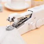Máquina de Costura Portátil Elétrica Bivolt Compacta - Imagem 6